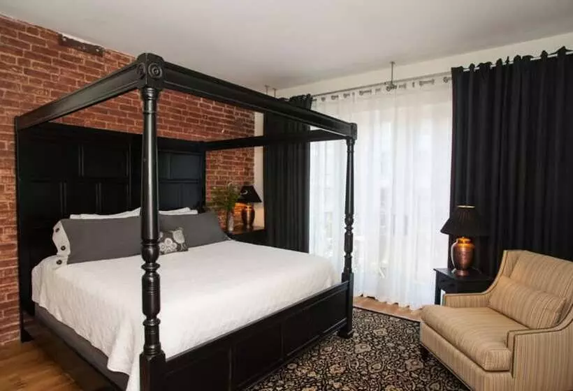 هتل Dinsmore Boutique Inn