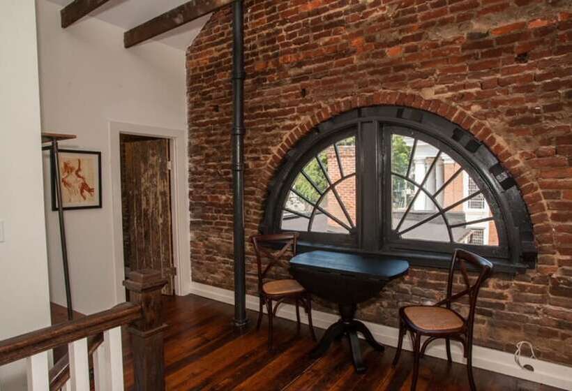 ホテル Dinsmore Boutique Inn