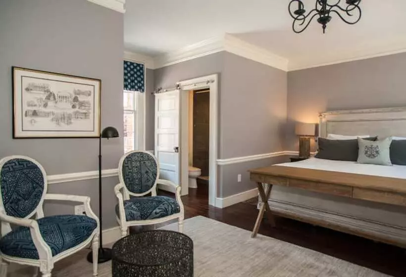 هتل Dinsmore Boutique Inn