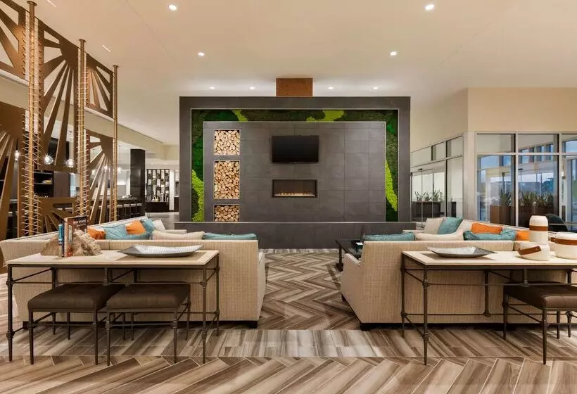 هتل Embassy Suites By Hilton San Antonio Landmark