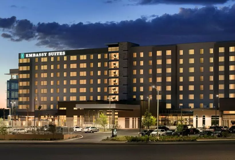هتل Embassy Suites By Hilton San Antonio Landmark