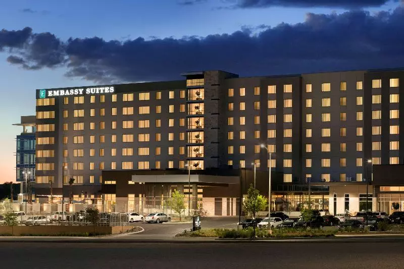 هتل Embassy Suites By Hilton San Antonio Landmark