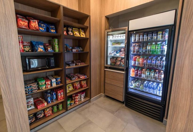 Отель Fairfield Inn & Suites By Marriott Brownsville North