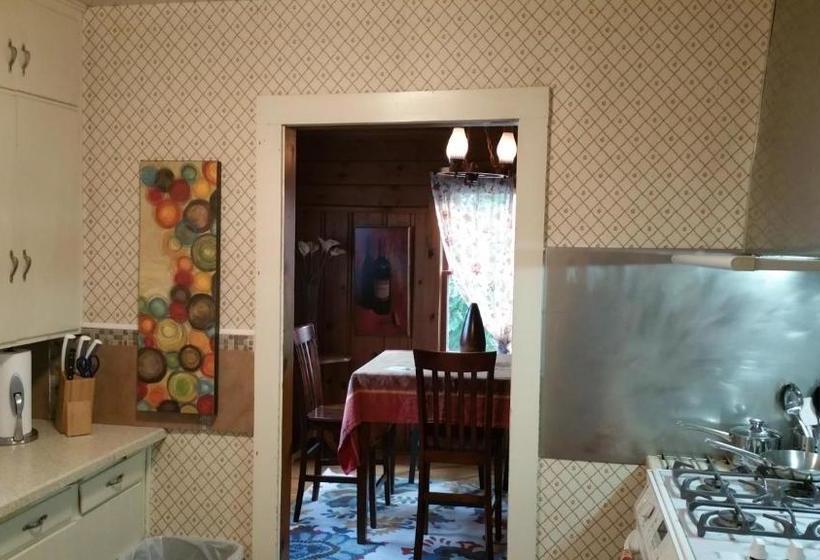 בית מלון כפרי Historic Smarthouse Charming Comfy King