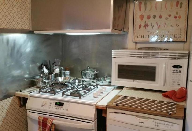 בית מלון כפרי Historic Smarthouse Charming Comfy King