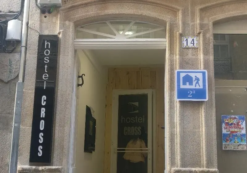هتل Hostel Cross