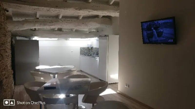هتل Hostel Cross