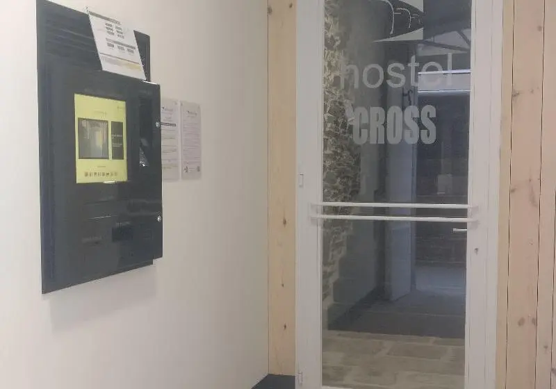 هتل Hostel Cross