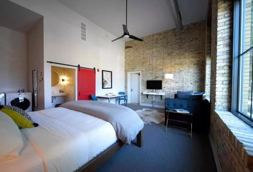 هتل Kinn Guesthouse Bay View