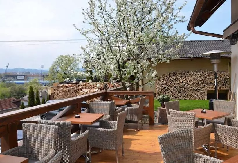 هتل Penzión Darinka