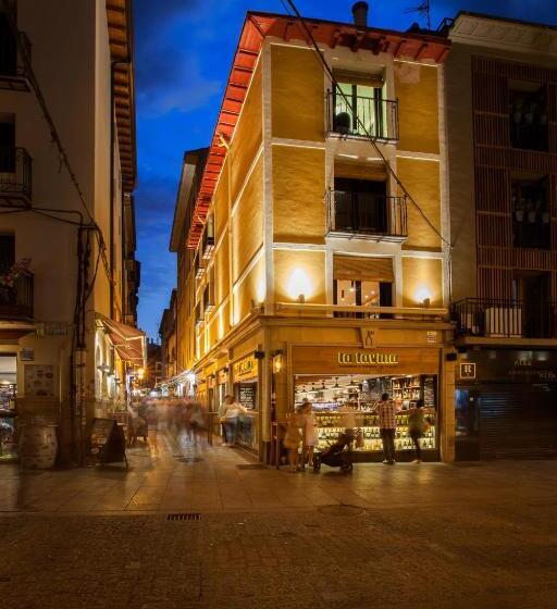 בית מלון כפרי Winederful Hostel & Café