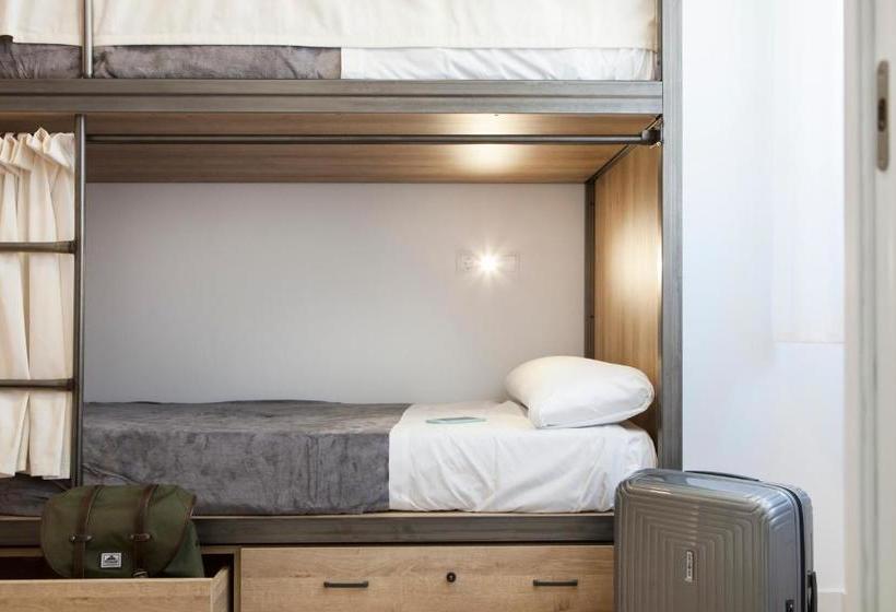 בית מלון כפרי Winederful Hostel & Café