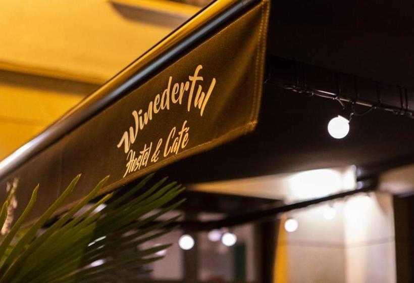 בית מלון כפרי Winederful Hostel & Café