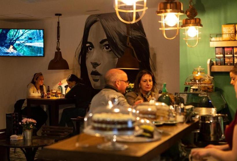 בית מלון כפרי Winederful Hostel & Café