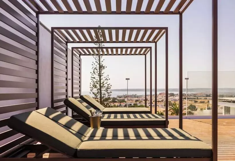 ホテル Castelo Suites