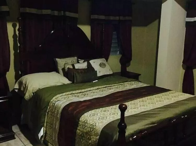 هتل Auber Cayes Guest House