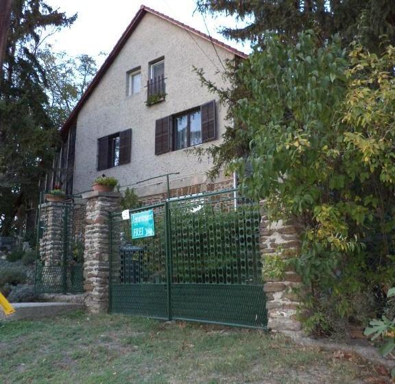 Отель Flora Apartman