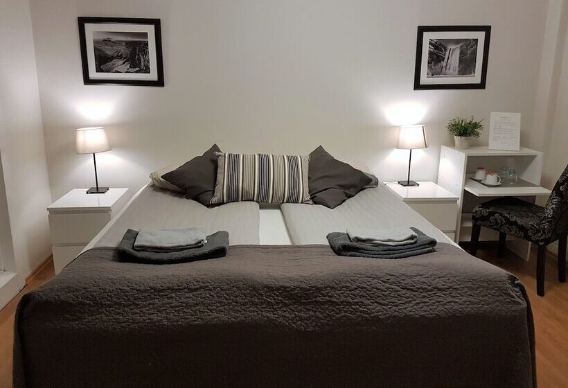 هتل Guesthouse Carina