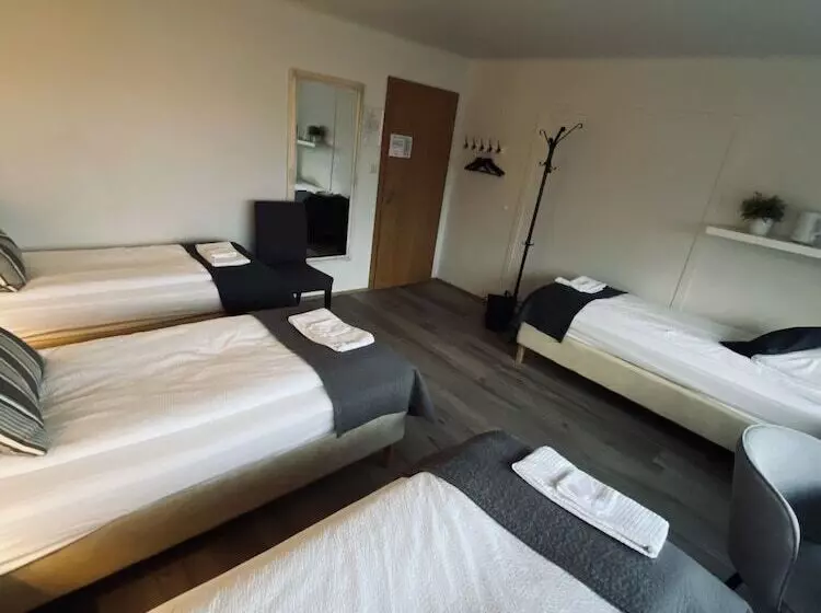 هتل Guesthouse Carina