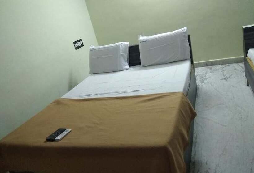 فندق Iroomz K R Residency