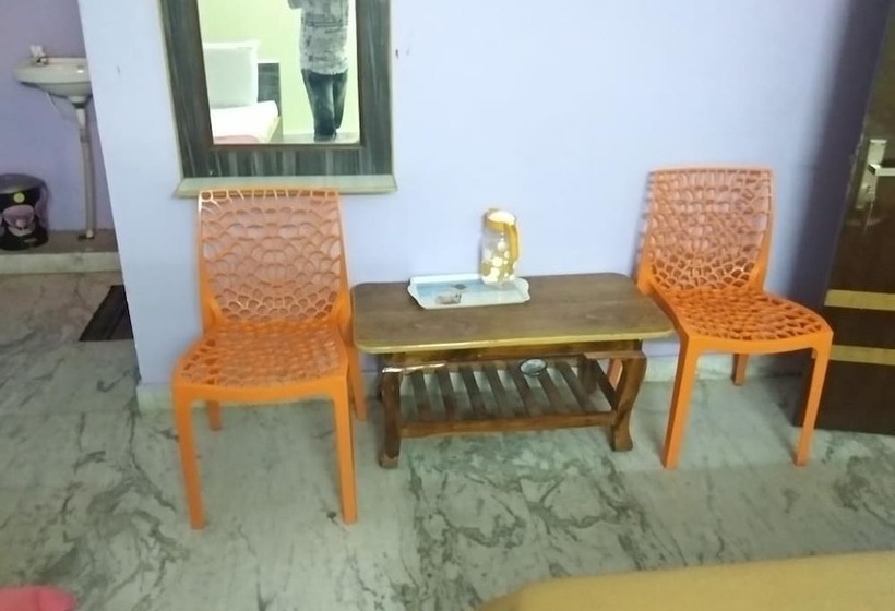 فندق Iroomz K R Residency