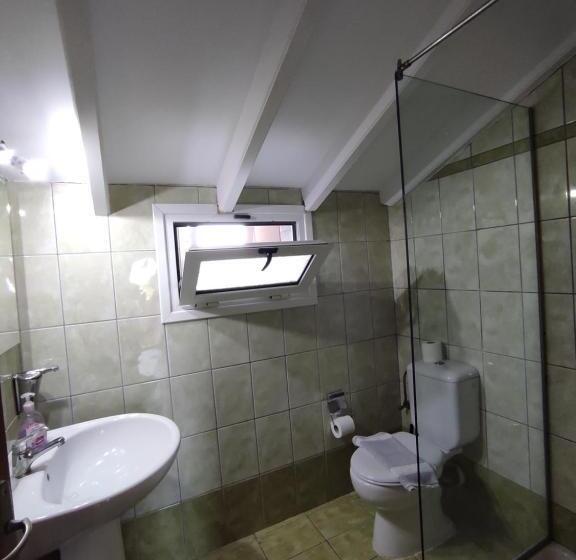 فندق Kavos Plaza