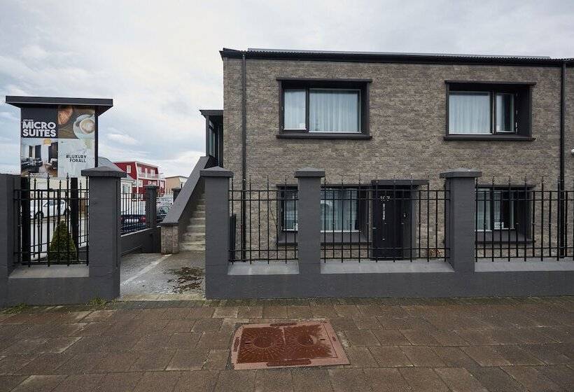 هتل Keflavik Micro Suites