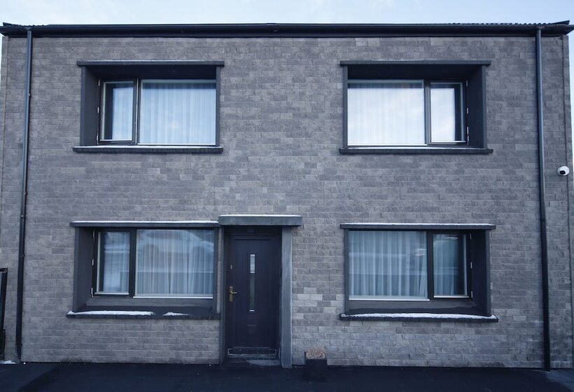 هتل Keflavik Micro Suites