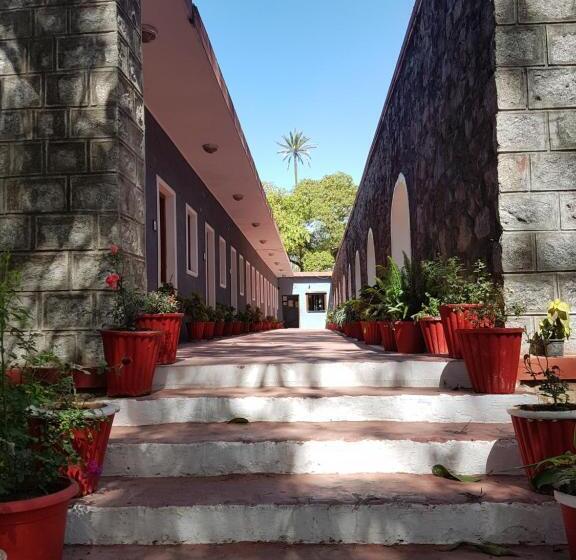 Отель Kesar Bhawan Palace