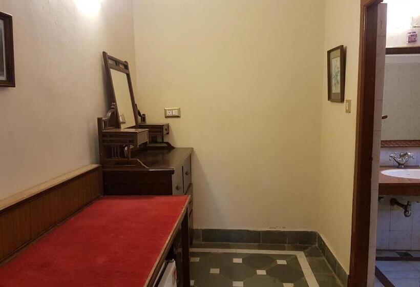 Отель Kesar Bhawan Palace