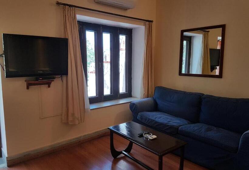 Отель Kesar Bhawan Palace