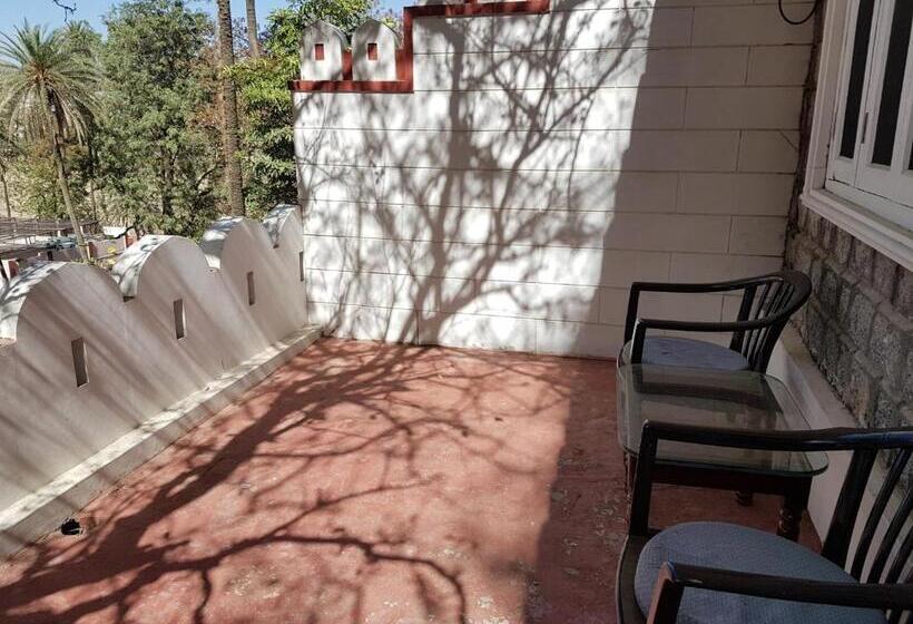 Отель Kesar Bhawan Palace