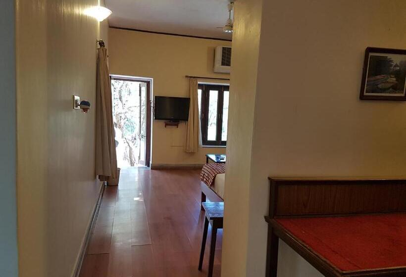 Отель Kesar Bhawan Palace