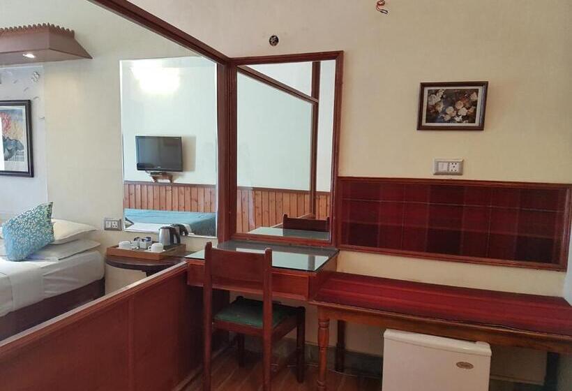 Отель Kesar Bhawan Palace