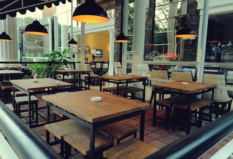 בית מלון כפרי Liz Palace Inn