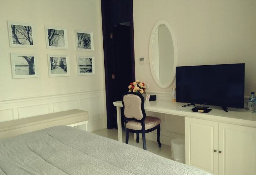 בית מלון כפרי Liz Palace Inn