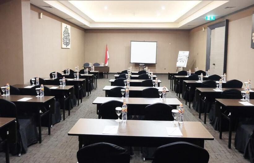 בית מלון כפרי Malioboro Prime