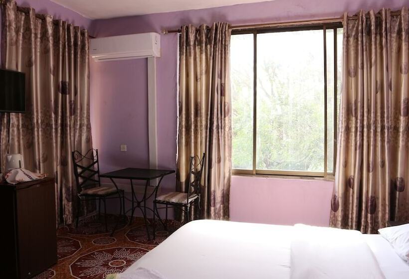 Отель Radach Lodge & Conference Centre