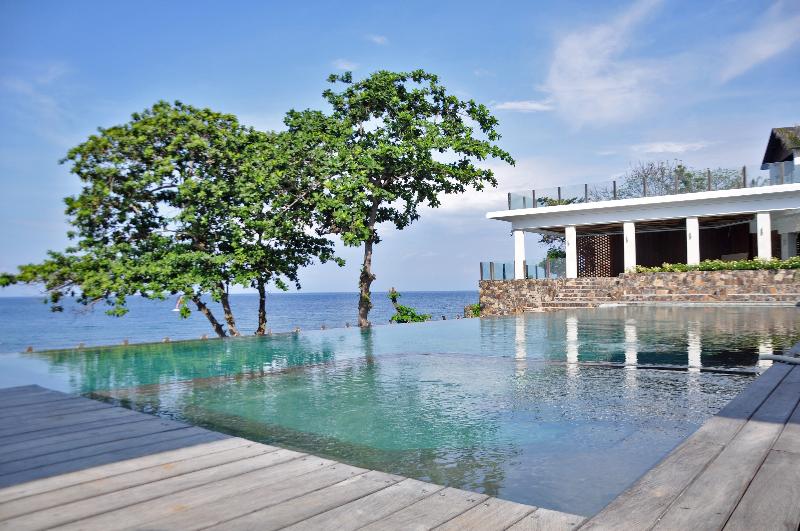Отель Rajavilla Lombok Resort   Seaside Serenity