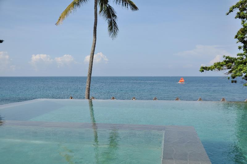 Отель Rajavilla Lombok Resort   Seaside Serenity