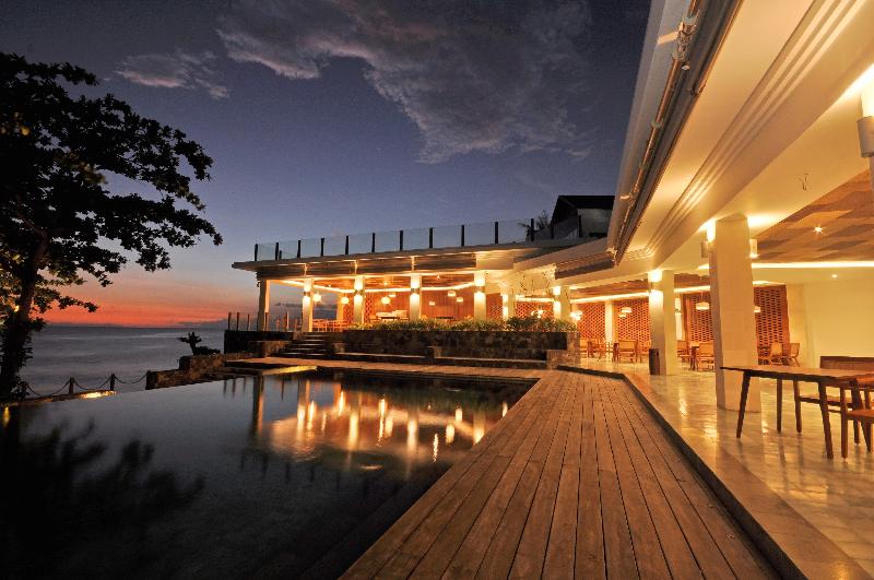 Отель Rajavilla Lombok Resort   Seaside Serenity