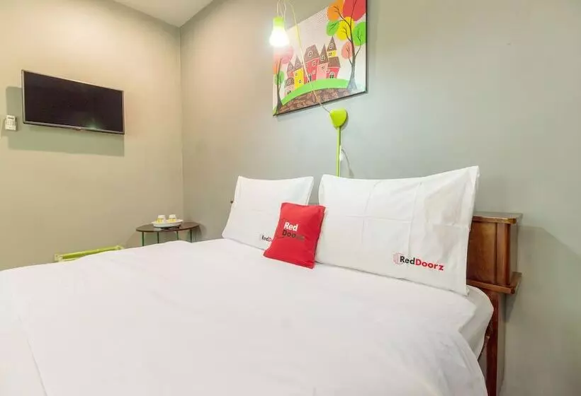 هتل Reddoorz Near Gor Padjajaran Bogor