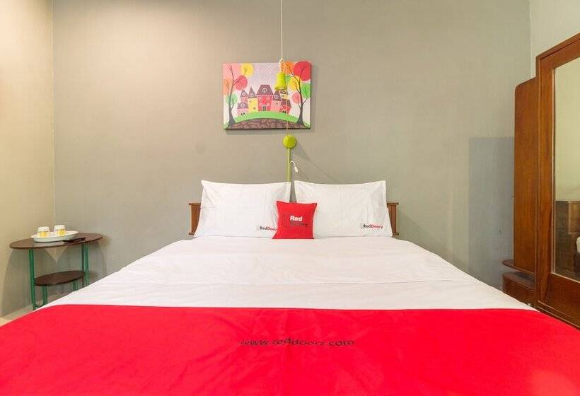 בית מלון כפרי Reddoorz Near Gor Padjajaran Bogor