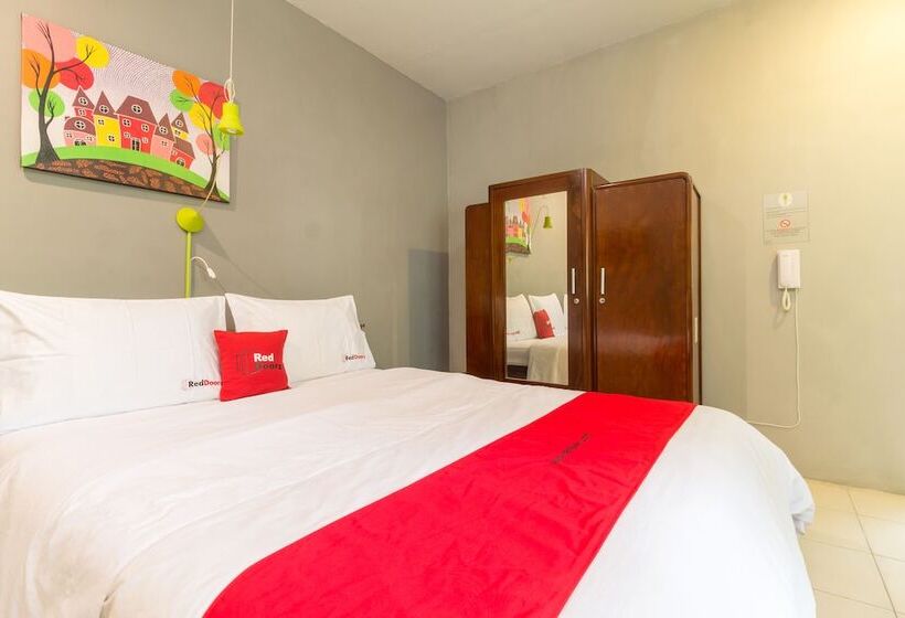 בית מלון כפרי Reddoorz Near Gor Padjajaran Bogor