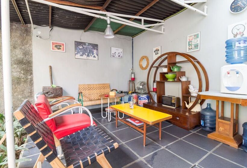 בית מלון כפרי Reddoorz Near Gor Padjajaran Bogor