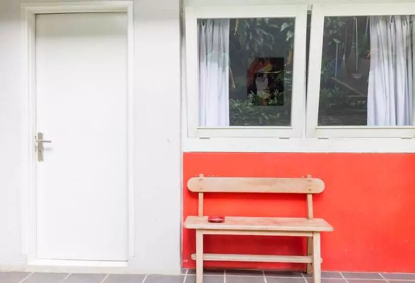هتل Reddoorz Near Gor Padjajaran Bogor