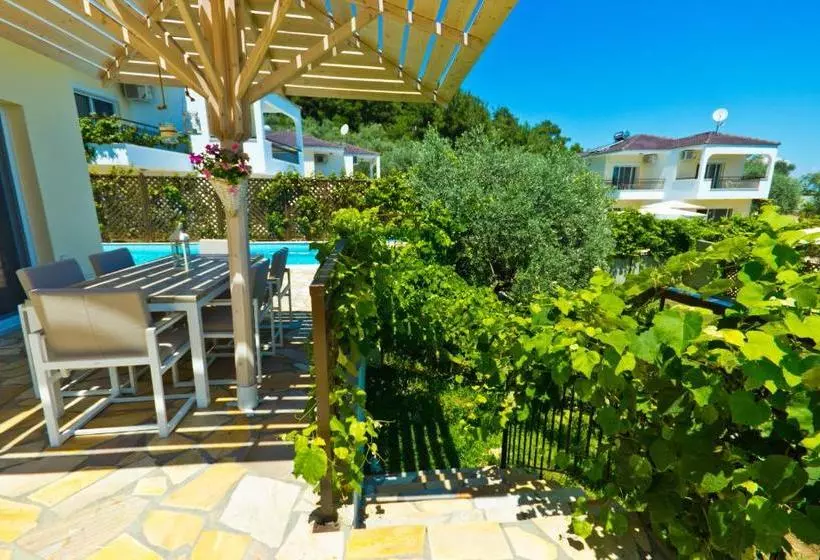 ホテル Thassian Villas