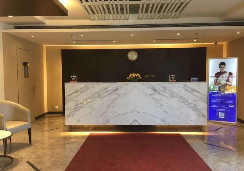 فندق Deventure Sarovar Portico Kapashera, New Delhi