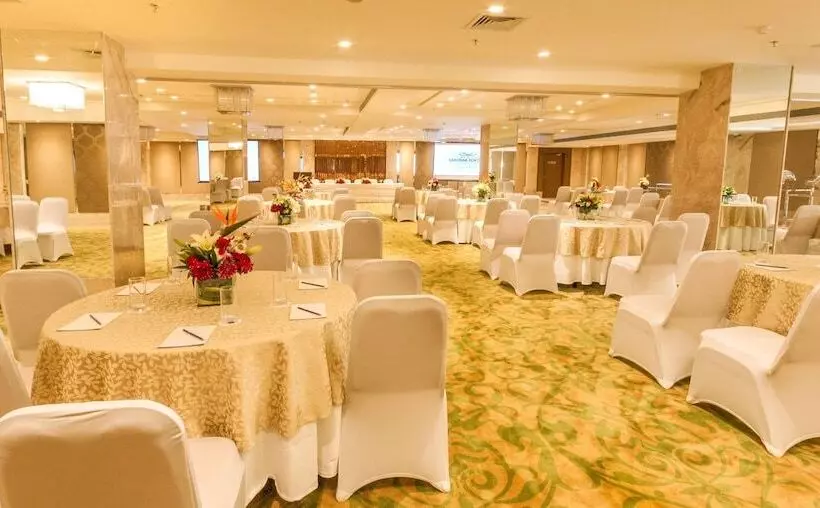 ホテル Deventure Sarovar Portico Kapashera, New Delhi