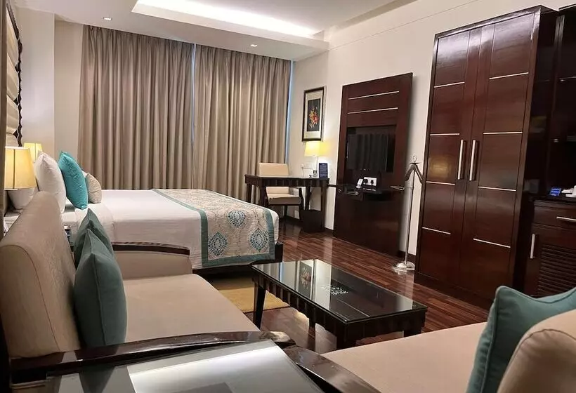 ホテル Deventure Sarovar Portico Kapashera, New Delhi